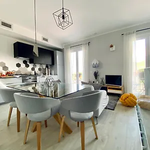 https://leono.hotelitalianriviera.com